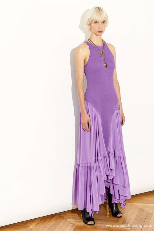 修長(zhǎng)的針織連衣裙 優(yōu)雅迷人